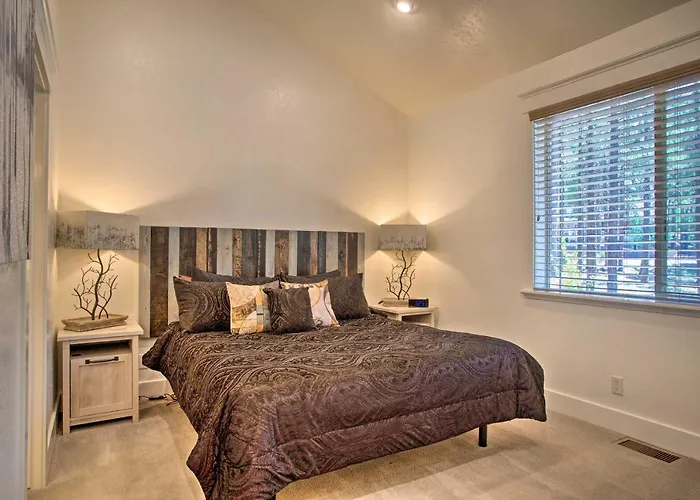 Hideaway: Private Hot Tub, 4 Mi To Dtwn! *