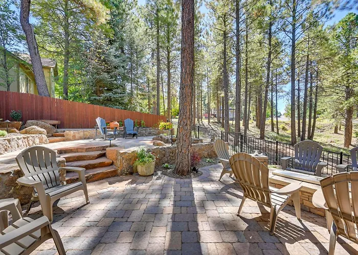 Hébergement de vacances Hideaway: Private Hot Tub, 4 Mi To Dtwn! *