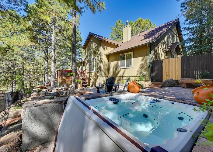 Hideaway: Private Hot Tub, 4 Mi To Dtwn! Hébergement de vacances Flagstaff