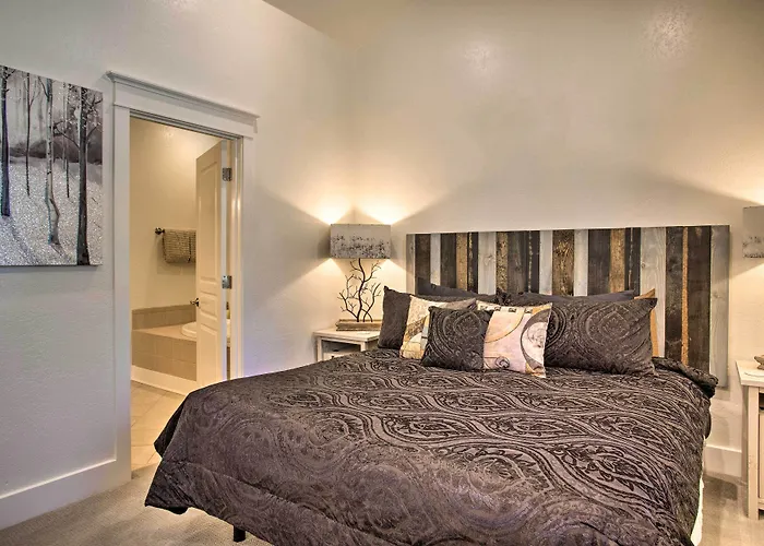 Hideaway: Private Hot Tub, 4 Mi To Dtwn! *