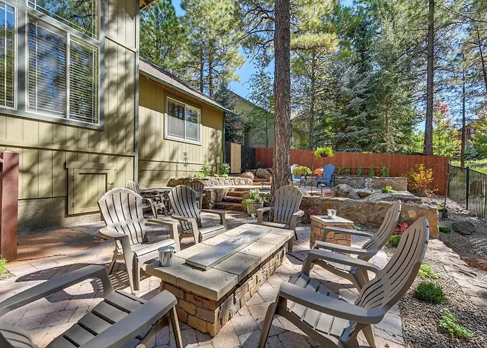 Hideaway: Private Hot Tub, 4 Mi To Dtwn!
